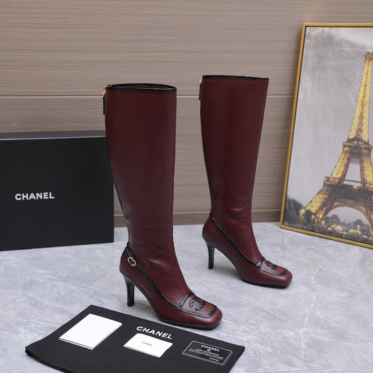 CHANEL 26S KNEE HIGH BOOTS 80 MM IN BURGUNDY CALFSKIN WITH BLACK PATENT LEATHER TRIM AND CC LOGO ON TOE CAP
