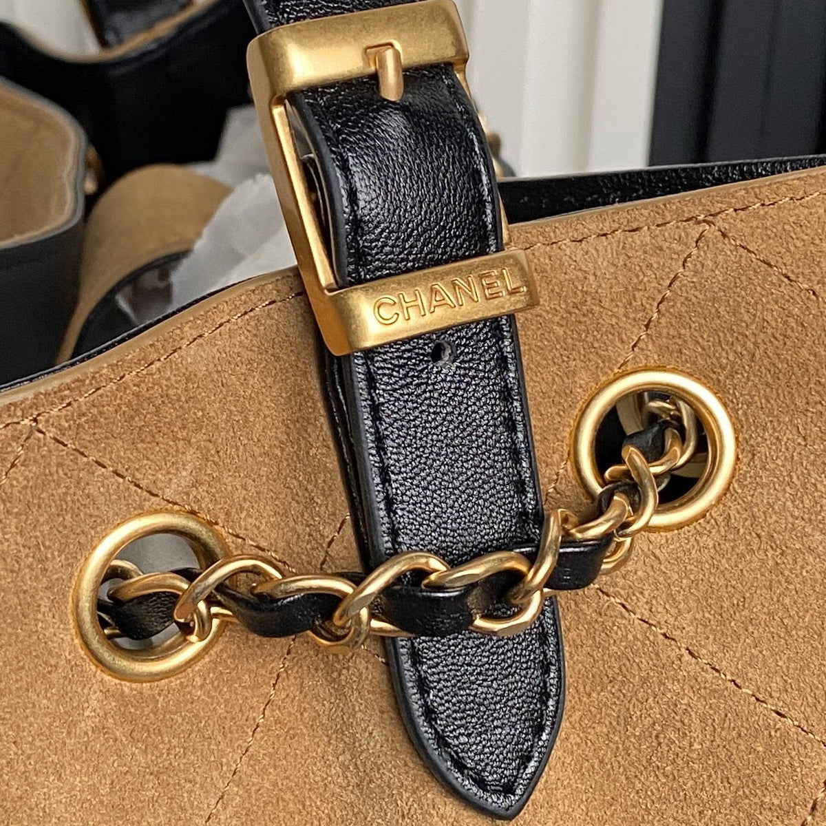 CHANEL 25S HOBO BAG 36 IN BROWN SUEDE AND BLACK CALFSKIN WITH GOLD HARDWARE