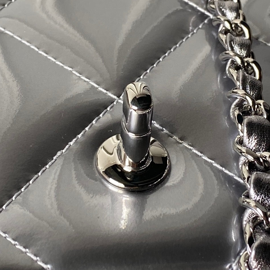 CHANEL 25S FLAP BAG 18 IN SILVER METALLIC CALFSKIN