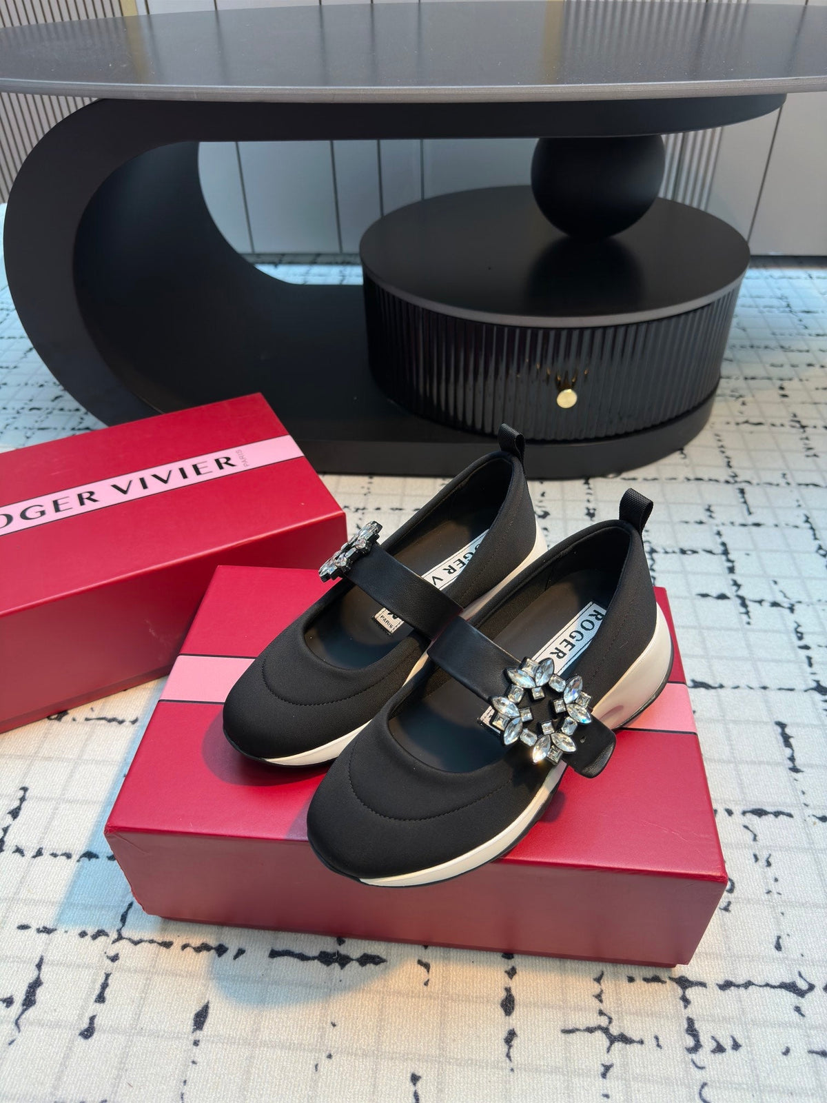 VIV' RUN BALLERINAS IN BLACK FABRIC