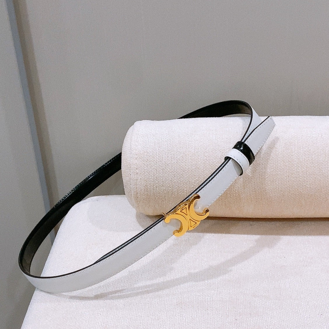 CELINE 26S REVERSIBLE BELT 18 MM IN WHITE AND BLACK CALFSKIN 656086 mysite