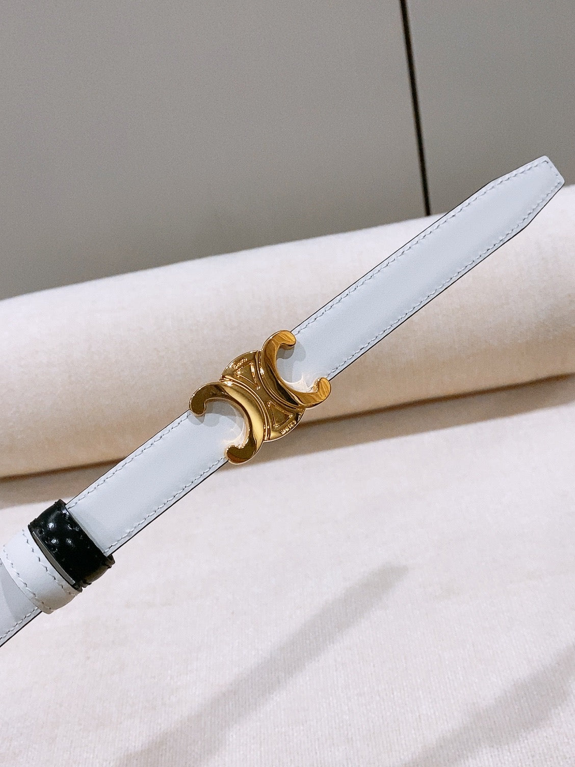 CELINE 26S REVERSIBLE BELT 18 MM IN WHITE AND BLACK CALFSKIN 656086 mysite