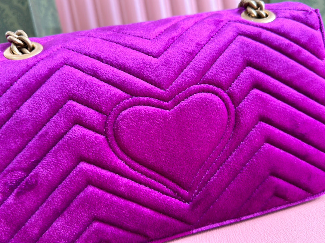 GUCCI 25S GG MARMONT 26 CM IN DEEP PINK PURPLE VELVET WITH GOLD HARDWARE