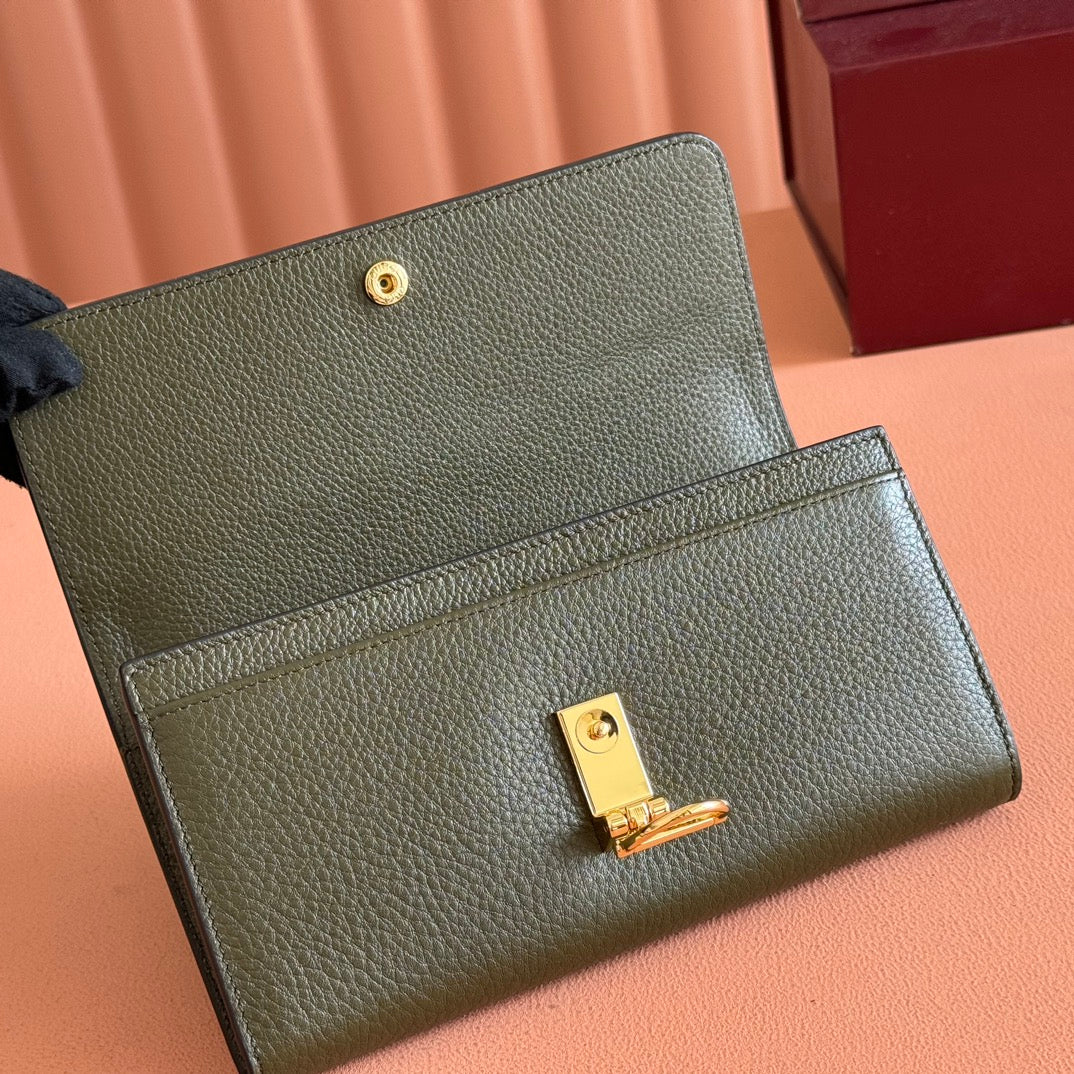 SOFTBIT CONTINENTAL WALLET 19 IN GREEN GRAINY CALFSKIN GOLD HARDWARE