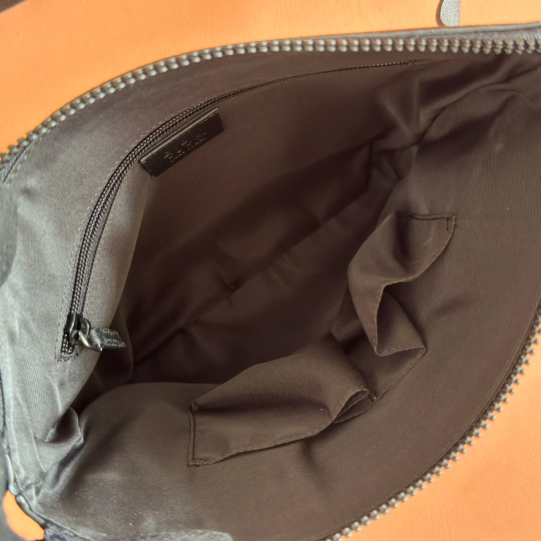 MEDIUM CROSS MESSENGER BAG 29 IN BLACK FABRIC