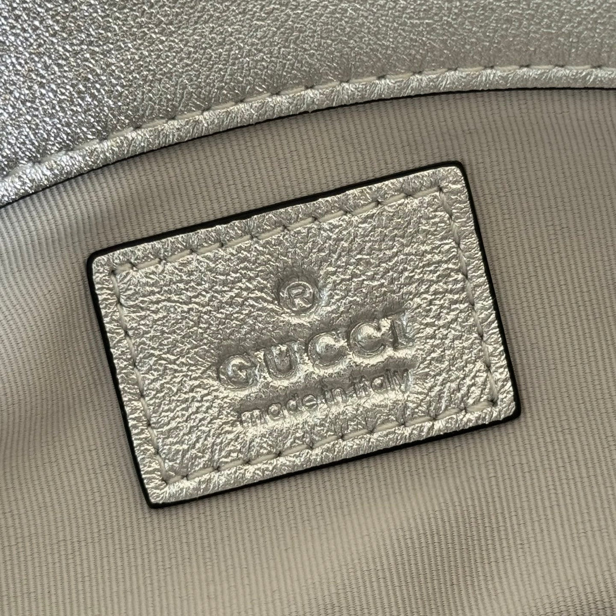 GUCCI 26S GG MARMONT BAG 16 IN SILVER LAMBSKIN