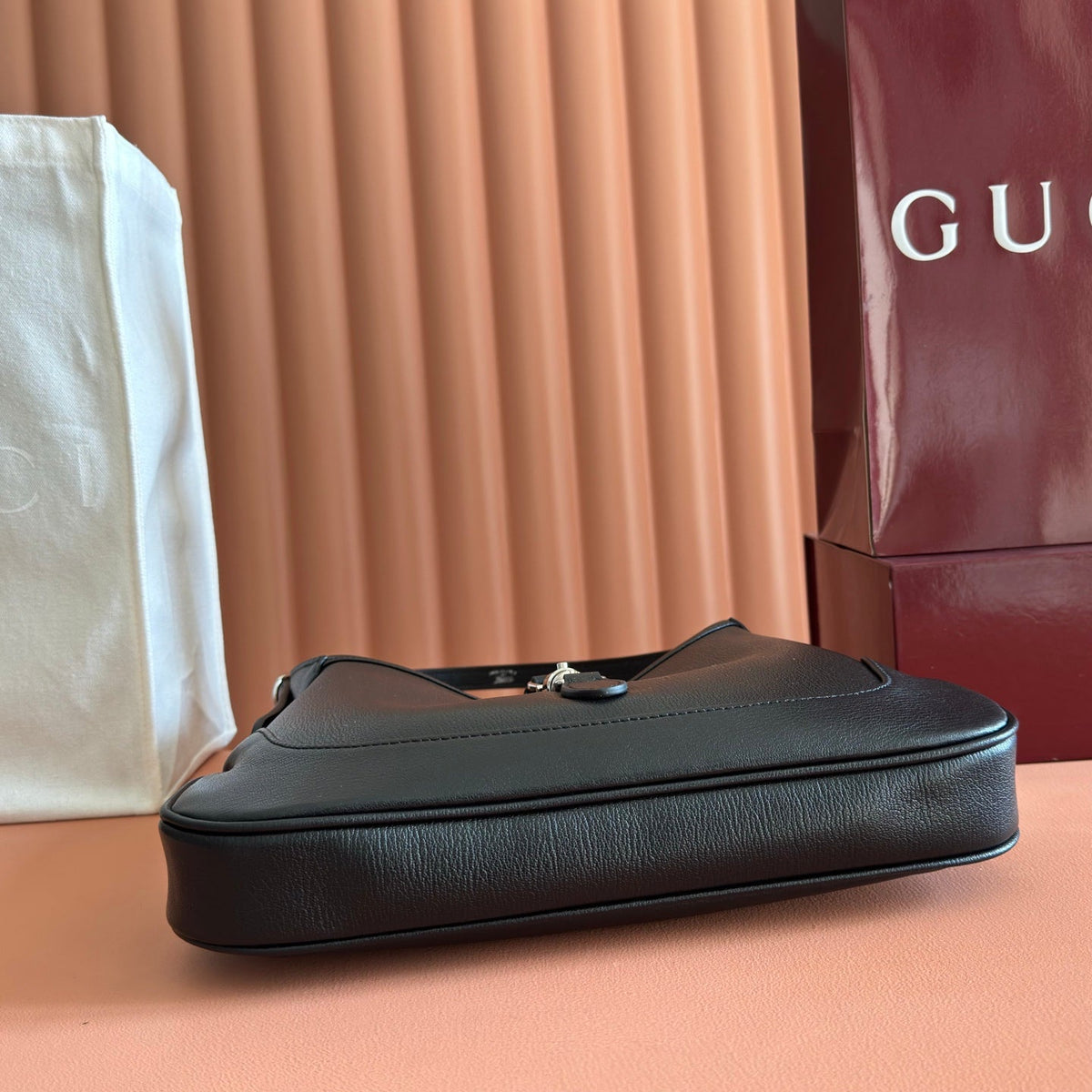 GUCCI 26S JACKIE SLIM SHOULDER BAG 28 IN BLACK CALFSKIN