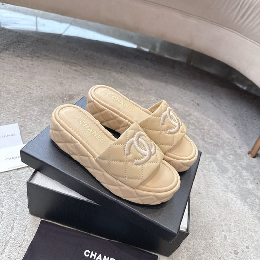 WEDGE HEELS IN BEIGE CALFSKIN QUILTED
