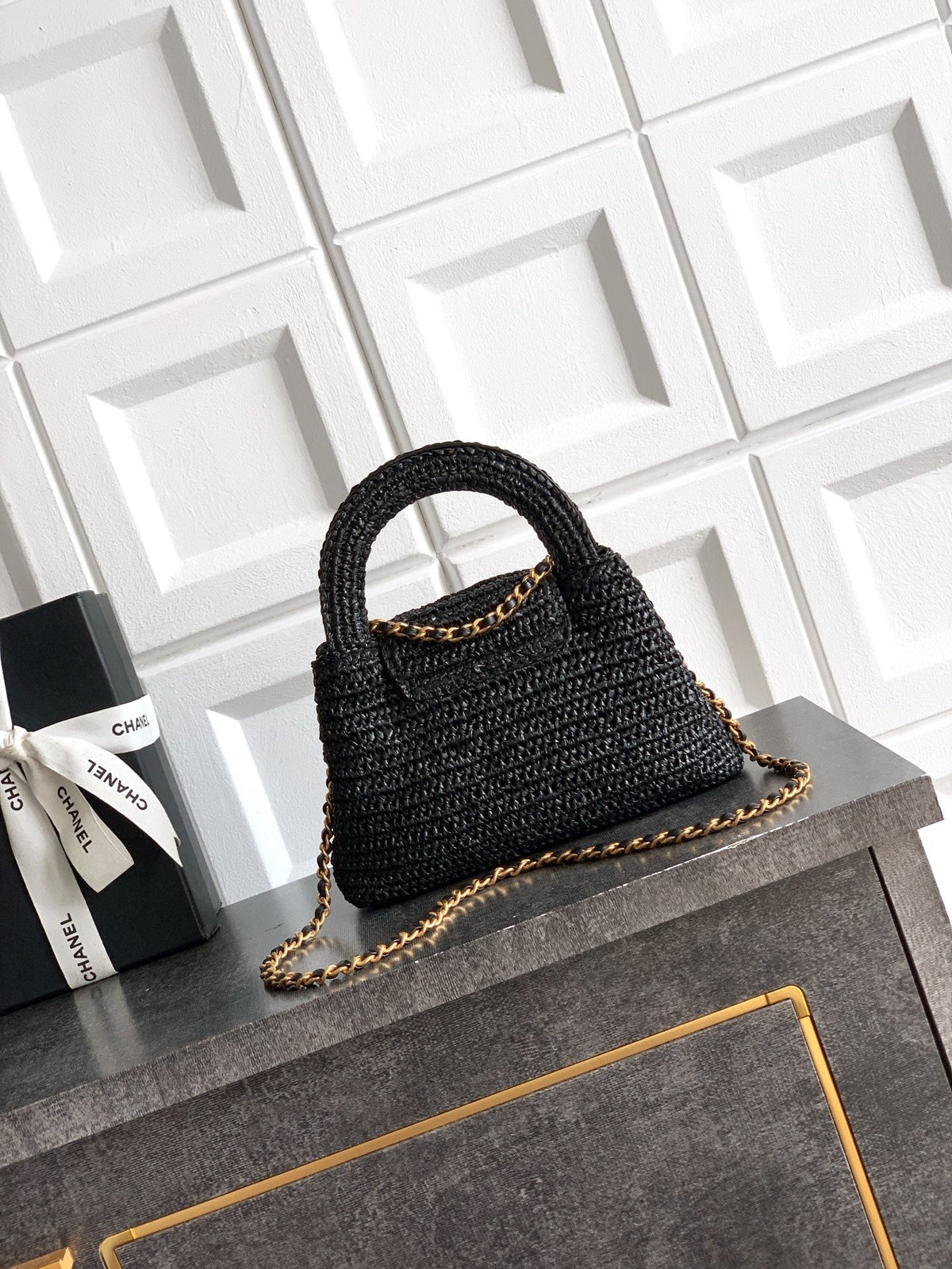 CHANEL 26S TOP HANDLE BAG 19 IN BLACK RAFFIA AND CALFSKIN GOLD HARDWARE