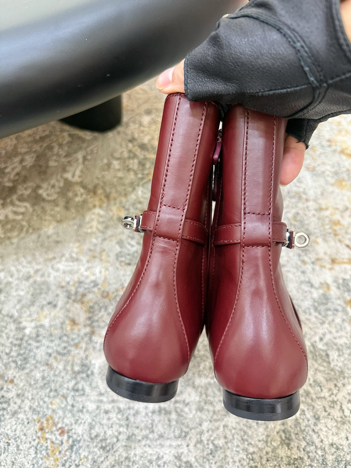 HM 26S FLAT ANKLE BOOTS IN WINE RED CALFSKIN