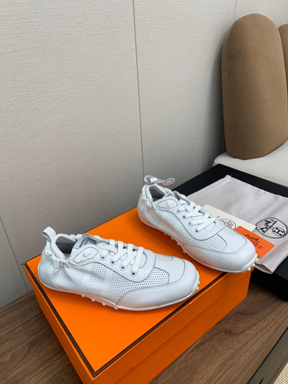 SKATEBOARD SHOES LIGHT GRAY CALFSKIN