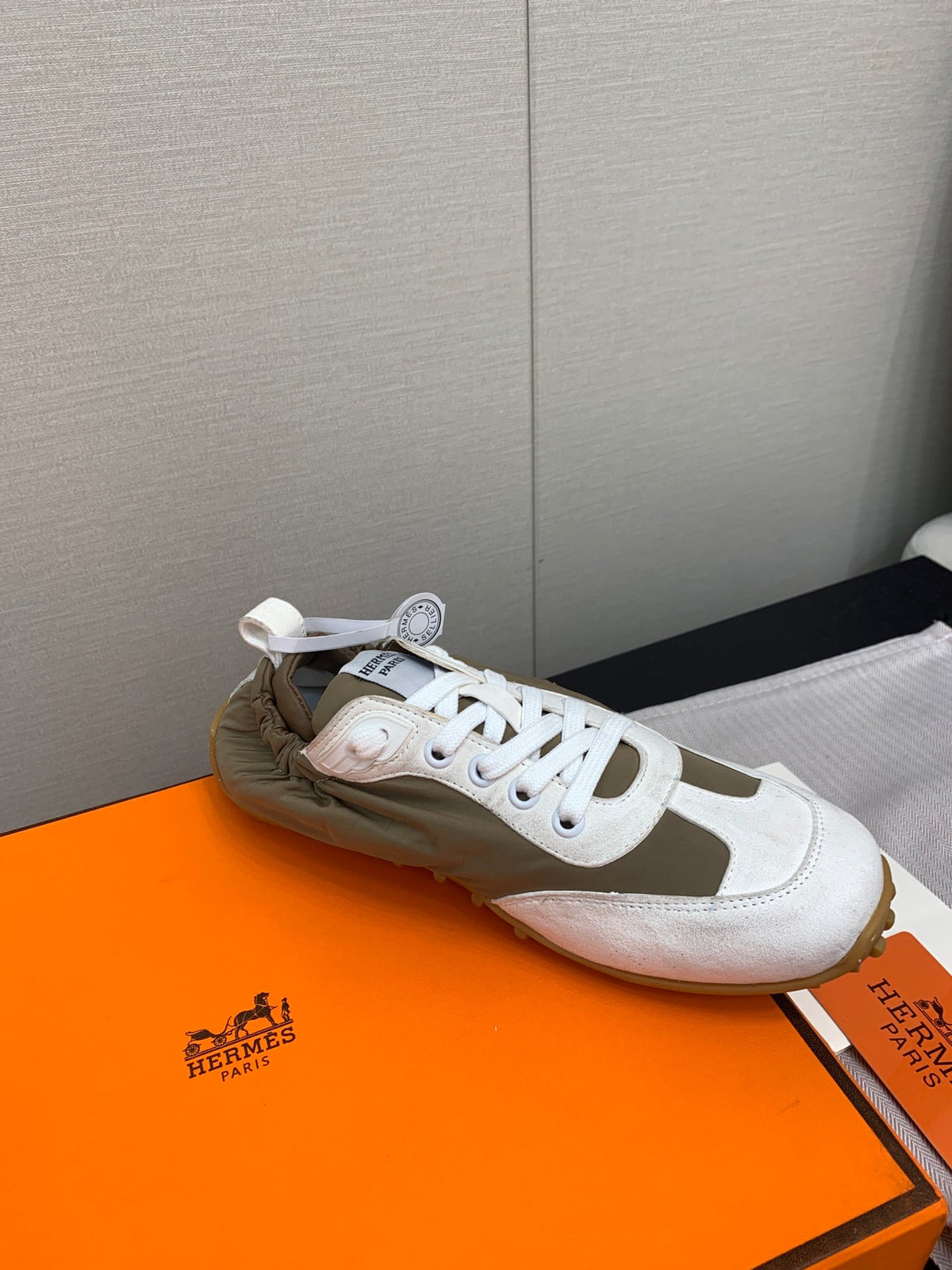 SKATEBOARD SHOES LIGHT GRAY MIX PEANUT CALFSKIN