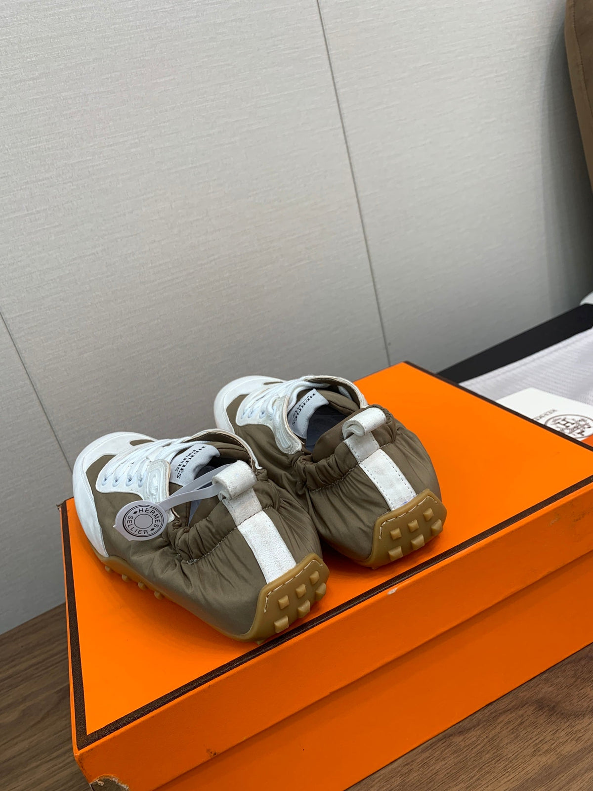 SKATEBOARD SHOES LIGHT GRAY MIX PEANUT CALFSKIN