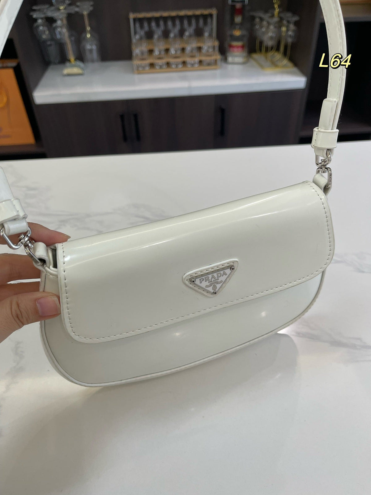 PRA 25 CLEO FLAP SHOULDER BAG IN WHITE BRUSHED LEATHER