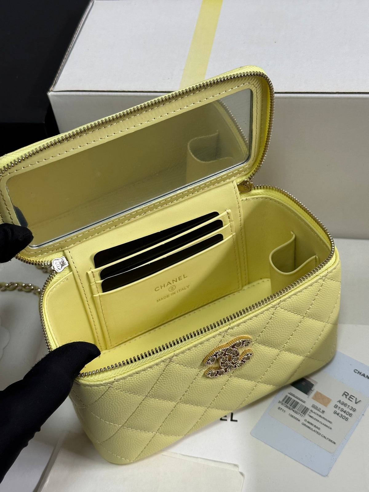 VANITY CASE 17 CRYSTAL STUDDED LOGO IN YELLOW CALFSKIN GOLD HARDWARE