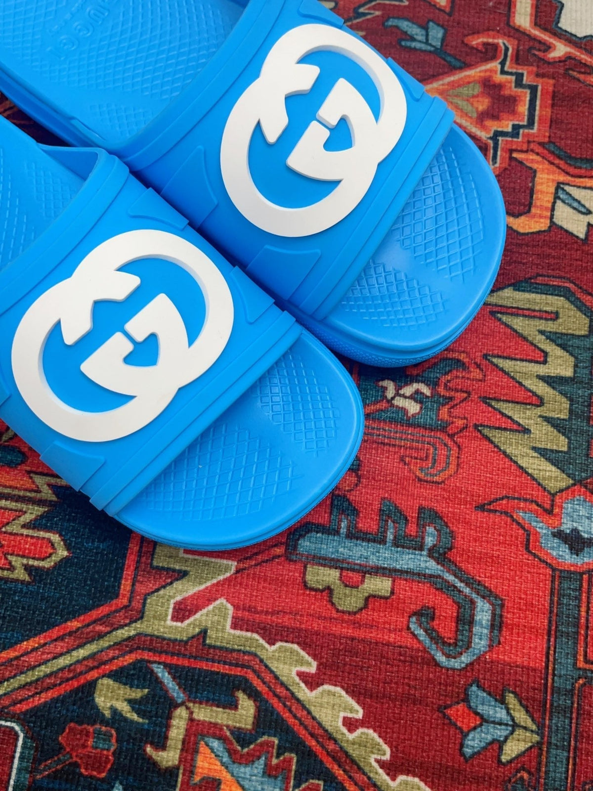 GG INTERLOCKING G SLIDE SANDAL BRIGHT BLUE RUBBER