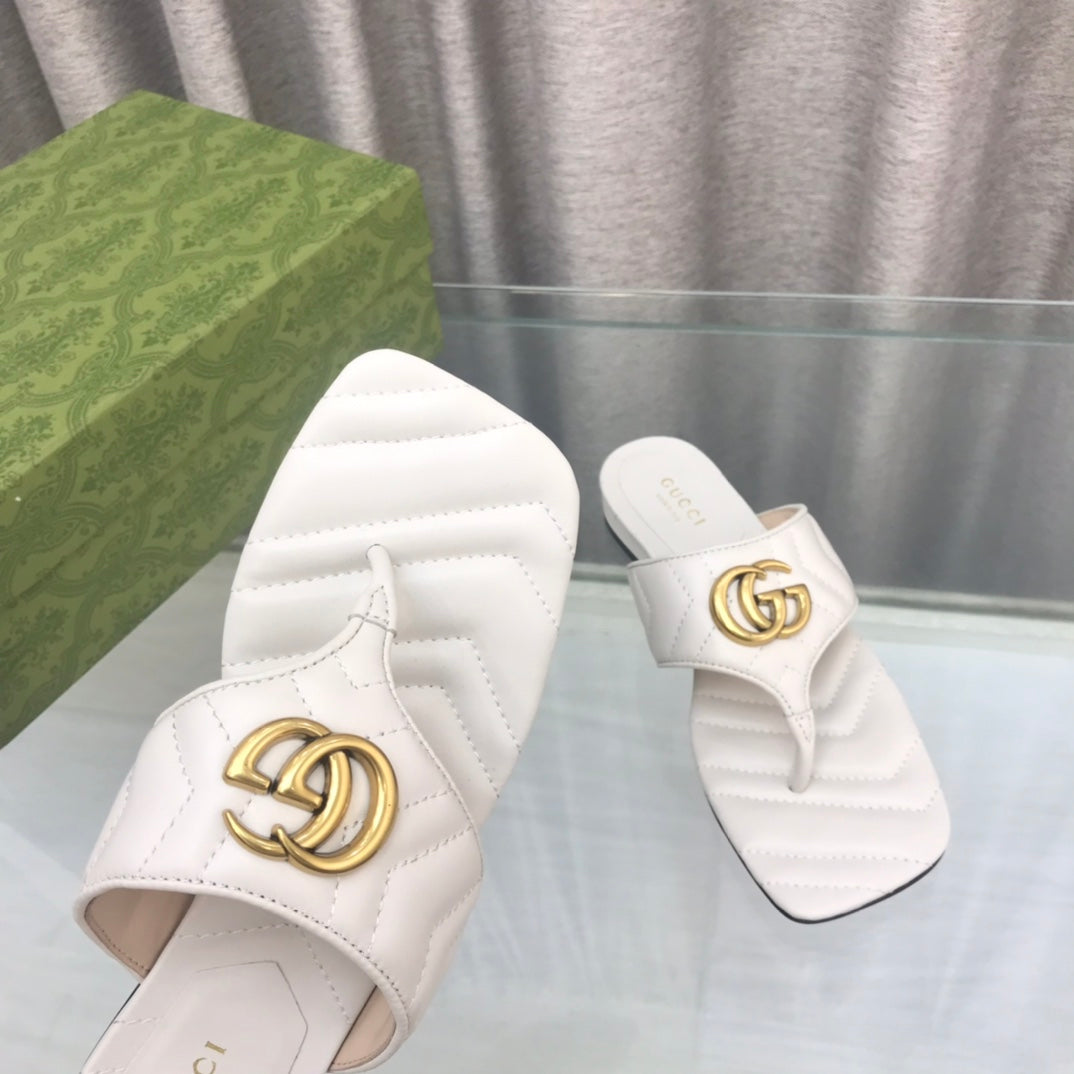 GG  marmont logo - embellished mattelasse leather sandal in white