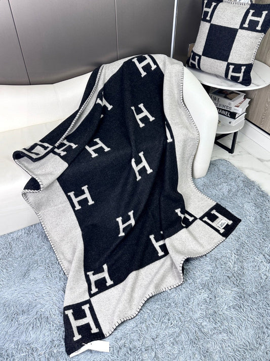 AVALON THROW BLANKET 170 CM IN BLACK CASHMERE 294472