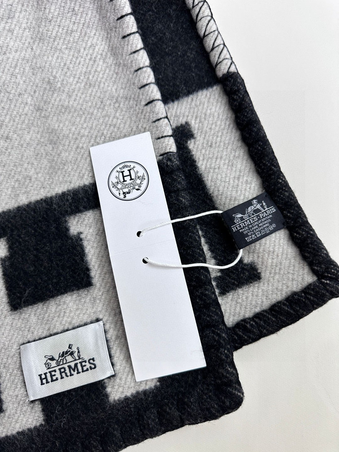 AVALON THROW BLANKET 170 CM IN BLACK CASHMERE 294472