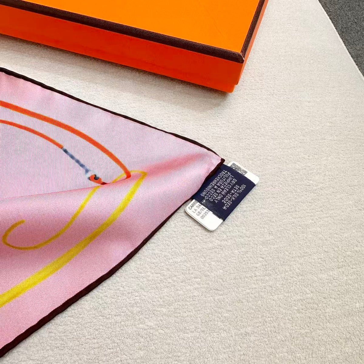 HERMES 26S SCARF 90 IN SILK 303191