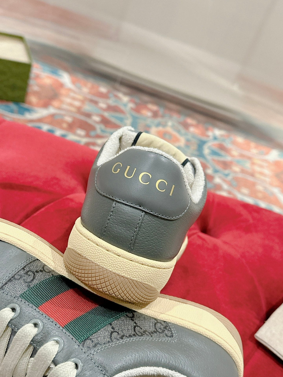 GUCCI 26S SCREENER SNEAKER IN DARK GREY CANVAS AND LEATHER