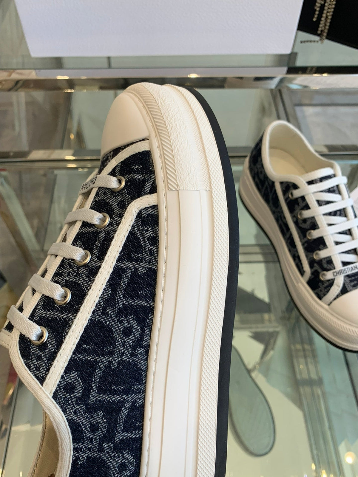 WALK'N PLATFORM SNEAKER IN IN NAVY BLUE EMBROIDERY ICONIC PATTERNS FABRIC