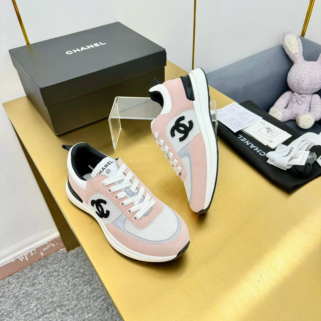 CLASSIC TRAINER IN LIGHT PINK MERCERIZED VELVET
