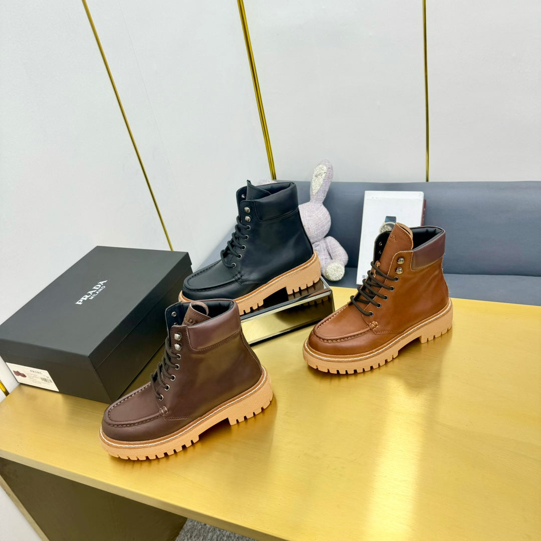 LACE-UP ANKLE BOOTS IN CHOCOLATE BROWN CALFSKIN