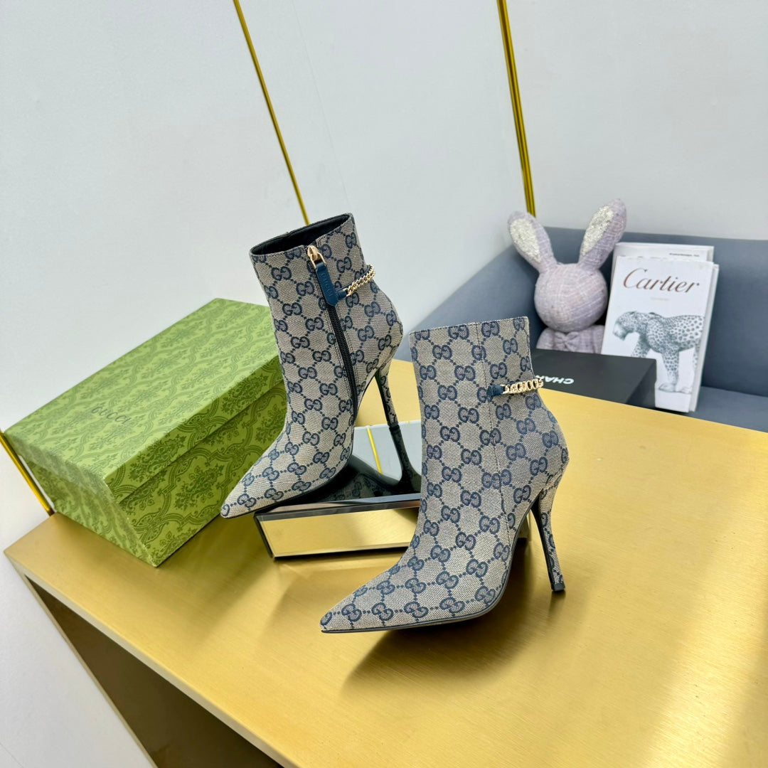 GG SIGNORIA ANKLE BOOT IN PALE GRAY MONOGRAM CANVAS