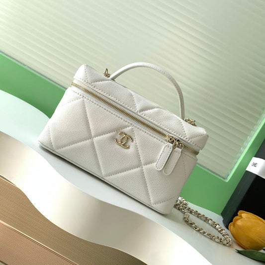 CHANEL 25S VANITY BAG 19.5 CM IN WHITE LAMBSKIN