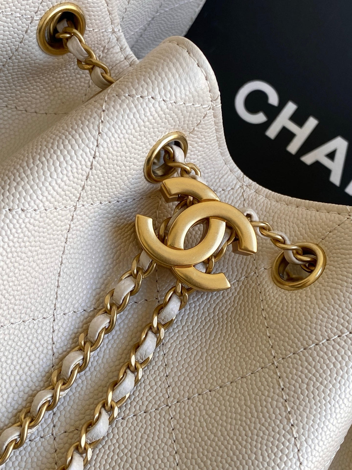 CHANEL 25S HOBO BAG 30 IN LIGHT BEIGE CAVIAR LEATHER WITH GOLD HARDWARE