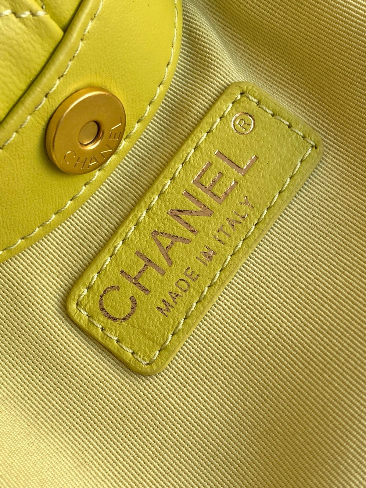 CHANEL 26S HAND BAG 12 IN LIME YELLOW LAMBSKIN GOLD HARDWARE