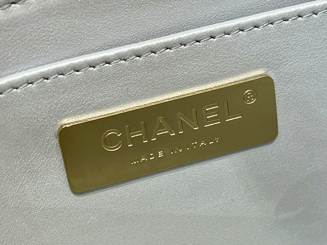 25S CHANEL STAR SILVER 23 IN METALLIC SILVER CALFSKIN