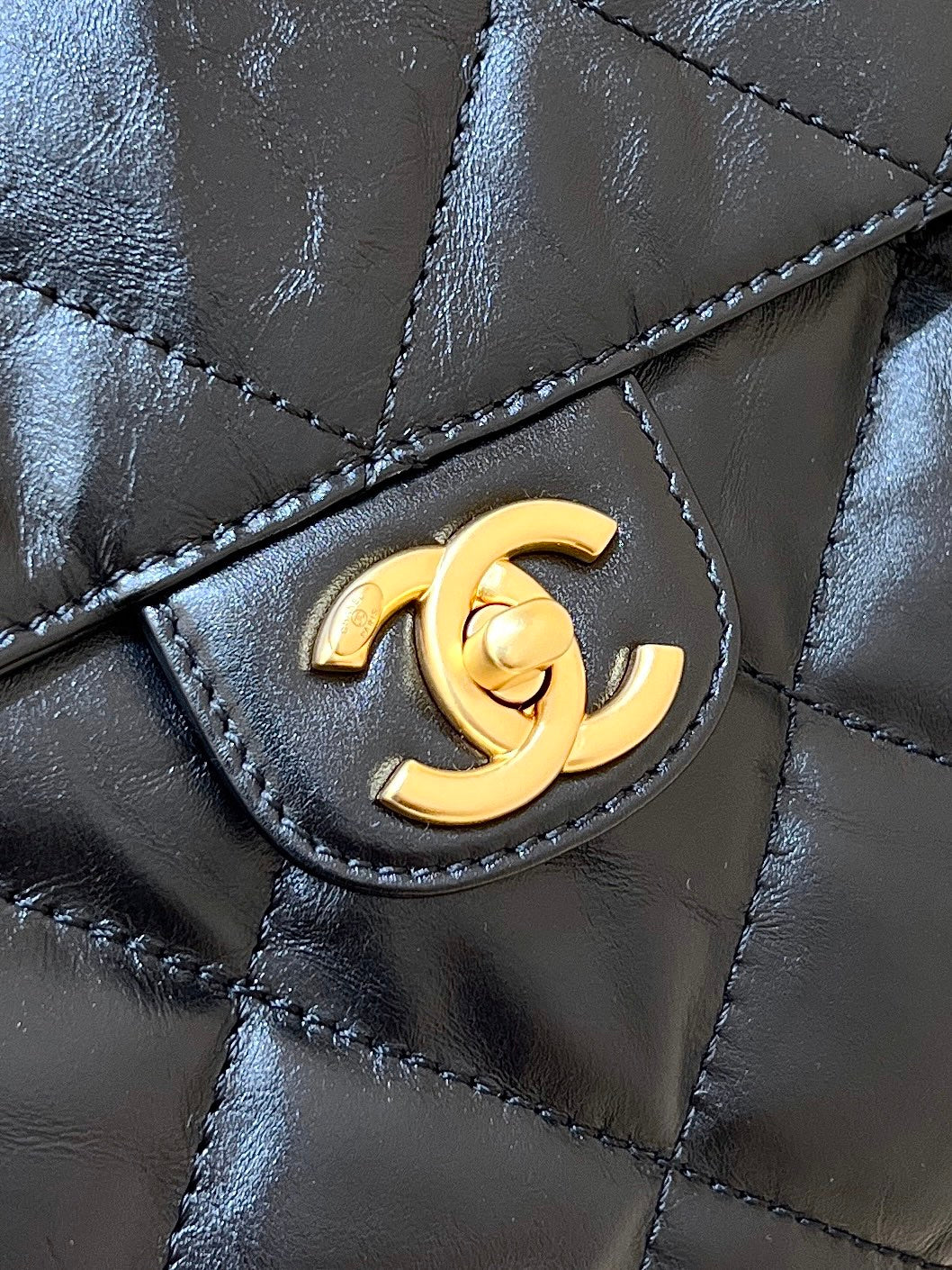 BOWLING BAG 44 IN BLACK SOFT LAMBSKIN GOLD HARDWARE