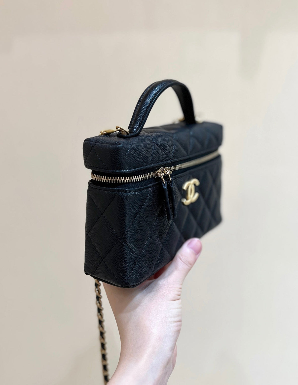 CHANEL 25S VANITY CASE 19 IN BLACK CALFSKIN GOLD HARDWARE