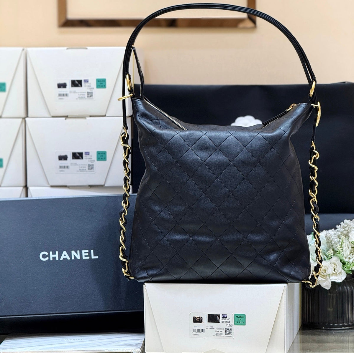 CHANEL 25S MEDIUM MAXIUM OLD HOBO BAG 33 IN BLACK CALFSKIN