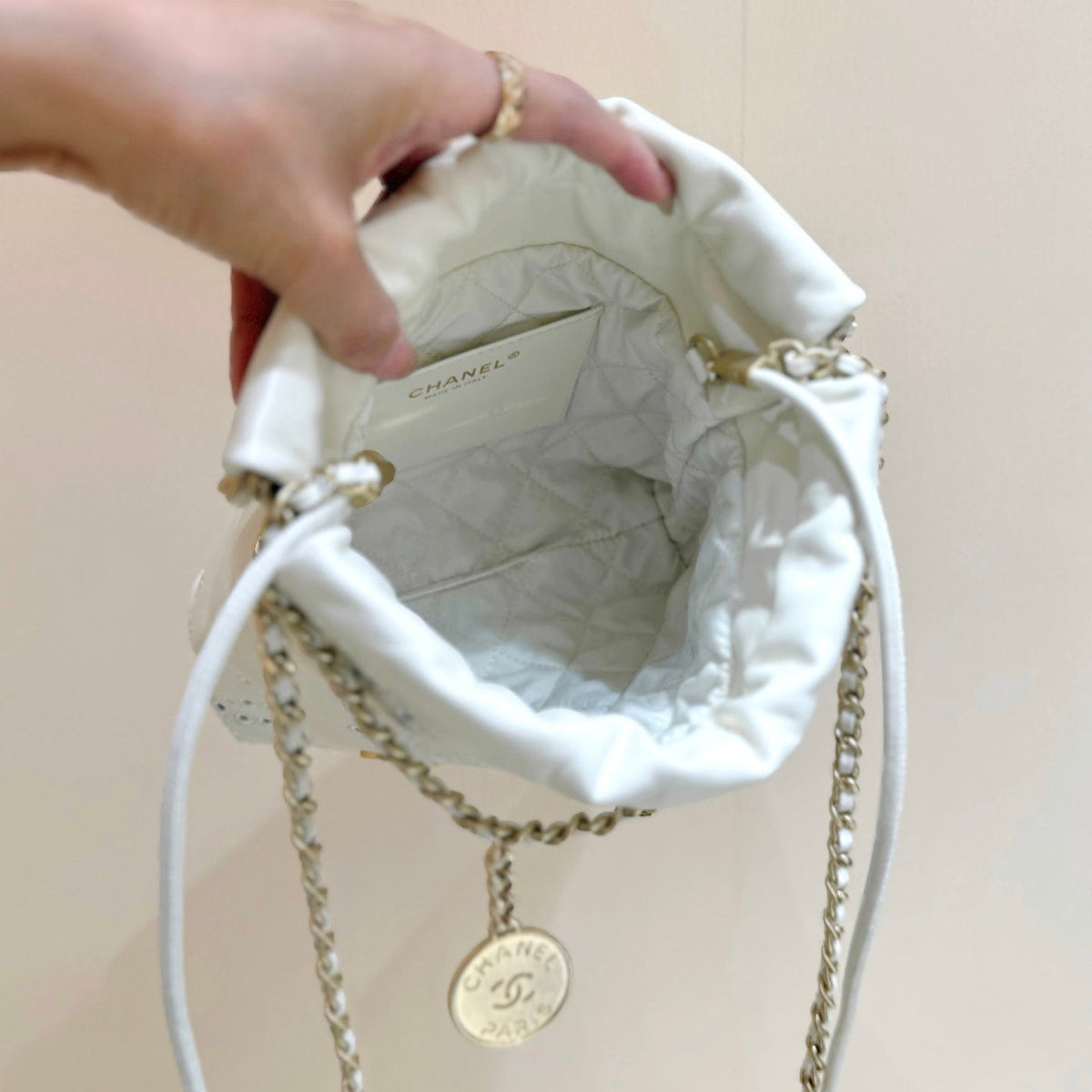 25S CHANEL MINI BAG 20 IN  IVORY LAMBSKIN