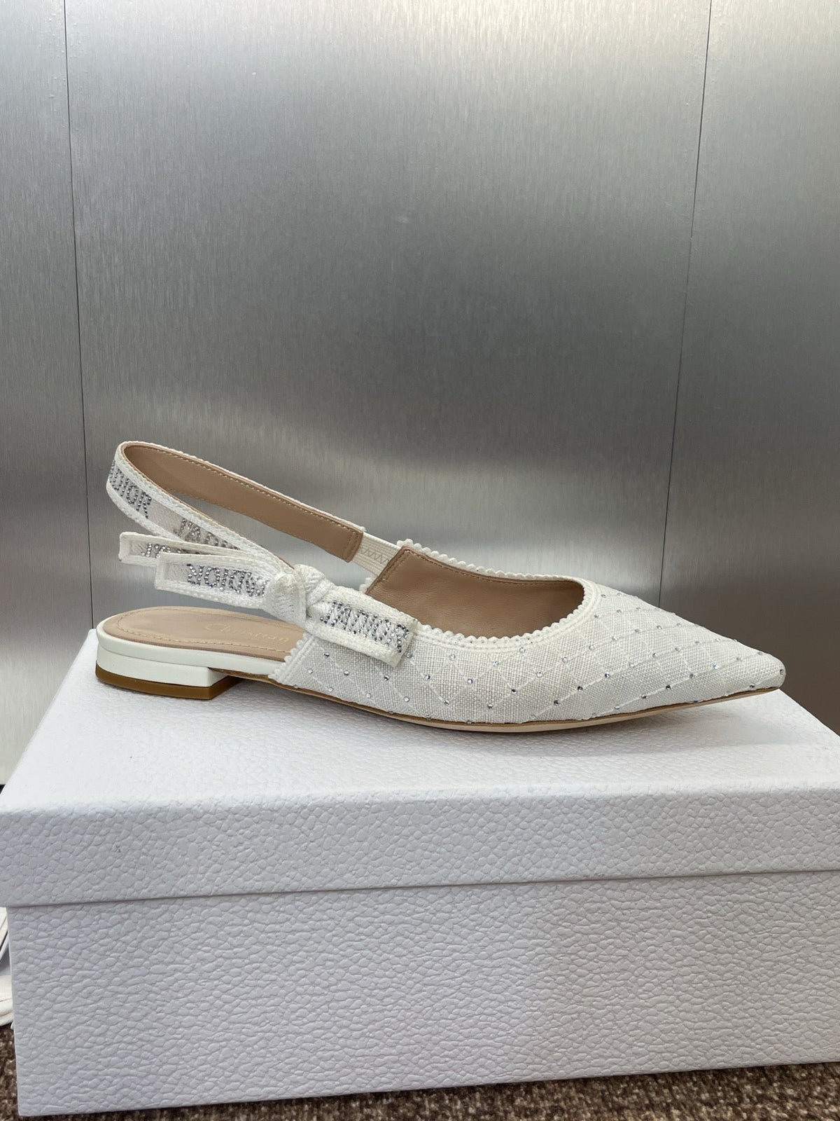J'ADIOR SLINGBACK 25S IN WHITE FABRIC EMBOSSED CRYSTAL