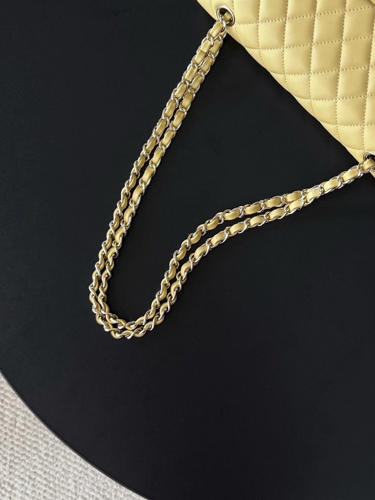 CHANEL 25S CLASSIC FLAP BAG 25 CM IN LIGHT YELLOW LAMBSKIN WITH GOLD HARDWARE