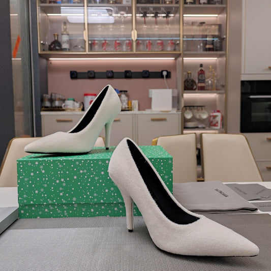 HIGH HEEL PUMPS 90MM IN WHITE WOOL