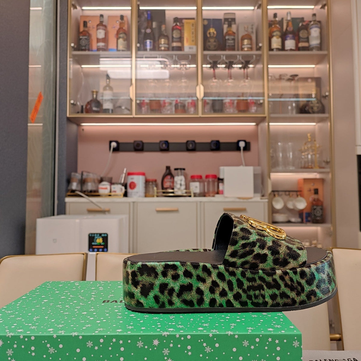 RISE SANDAL THICK-SOLED IN LIGHT GREEN LEOPARD PRINT CALFSKIN