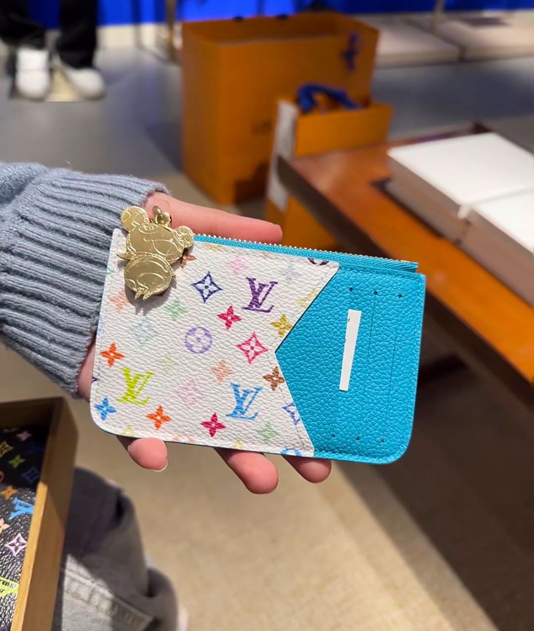 L--Inspired Card Holder Wallet: Chic & Functional! mysite